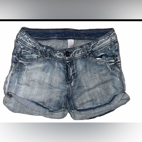 Candies Women’s Denim Shorts Size 11 Light Wash Folded Hem Comfy Denim - Picture 2 of 4
